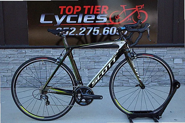 56 cm - 2013 Scott Foil 20- Carbon- Ultegra 22- 17 lbs- $4k Retail - INV 1089